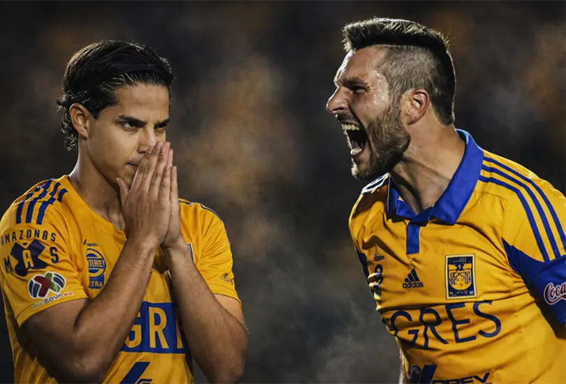 Gignac pierde el control: Lainez se lleva bofetada tras la expulsi&oacute;n.