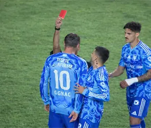 Gignac ve su primera tarjeta roja en la Liga MX