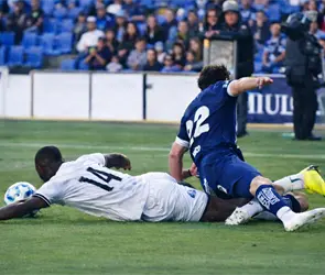 &iexcl;Alerta en Pachuca! Alan Mozo sali&oacute; lesionado del tobillo ante Quer&eacute;taro