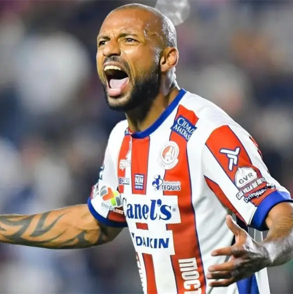 El detalle que sigue alejando a Joao Pedro de Cruz Azul