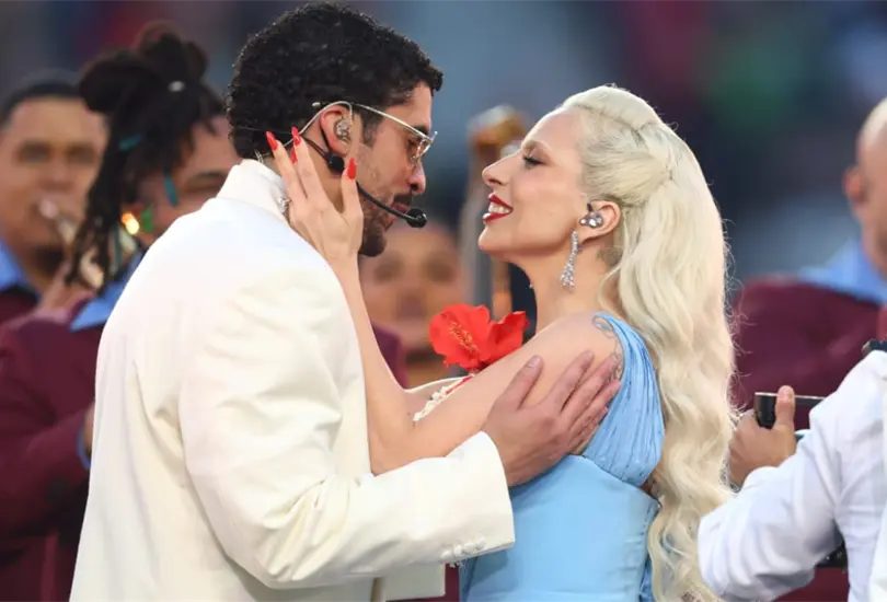 Bad Bunny junto a Lady Gaga en el Super Bowl LX.