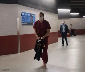 Mack Hollins irrumpe en el Super Bowl LX con este disfraz