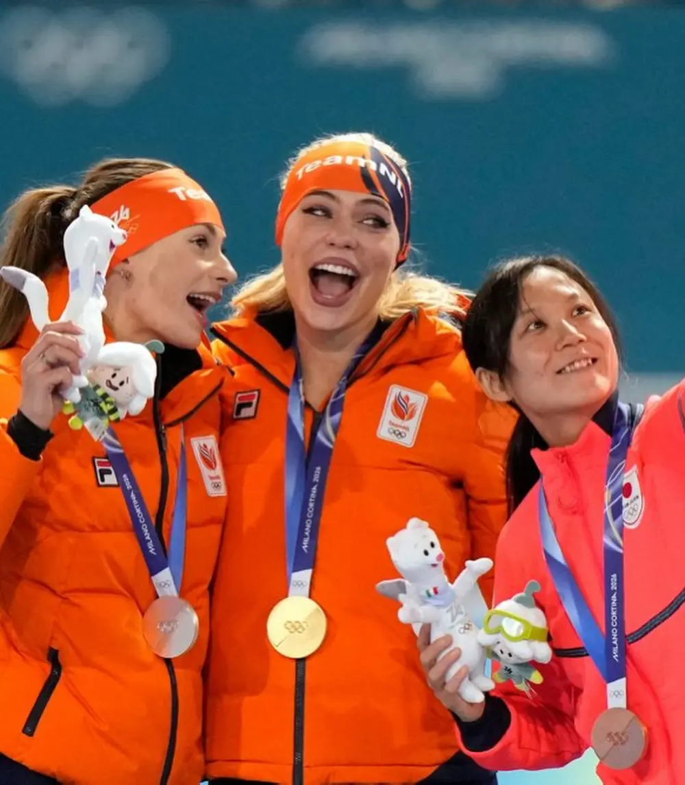 Poder neerland&eacute;s: Jutta lider&oacute; un podio hist&oacute;rico para los Pa&iacute;ses Bajos, demostrando por qu&eacute; su pa&iacute;s es la potencia mundial en patinaje sobre hielo.
