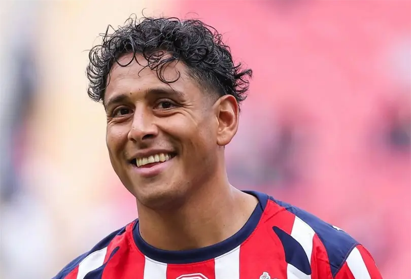 Luis Romo aclara si jugar&aacute; el cl&aacute;sico