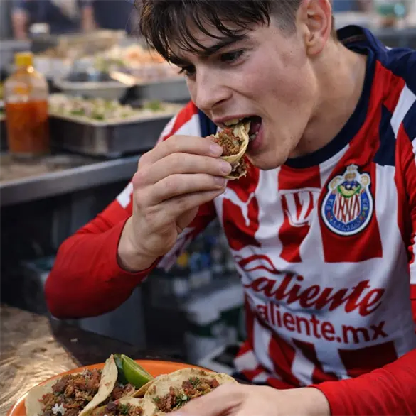 Padre de la Hormiga aclara pol&eacute;mica sobre video viral en puesto de tacos