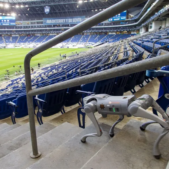 Perros robot vigilar&aacute;n el BBVA en juegos de Rayados
