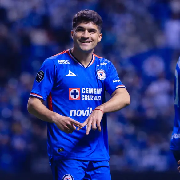 Nico Ib&aacute;&ntilde;ez se estrena en goleada de Cruz Azul a Vancouver