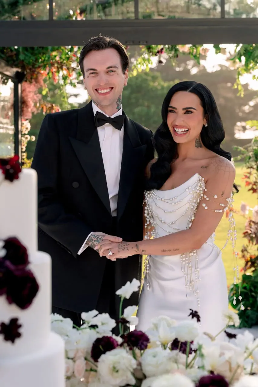 Demi Lovato y Jordan Jutes Demi Lovato y Jordan Jutes