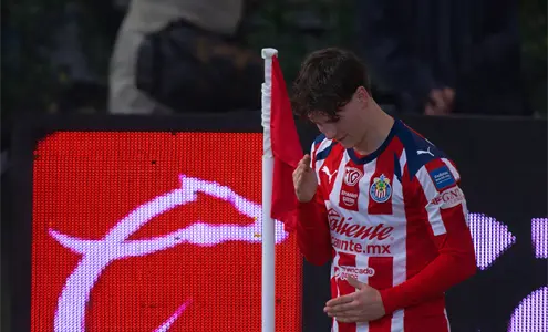 Del gol al robot: Armando Gonz&aacute;lez trae de vuelta al &acute;Cubo&acute; Torres