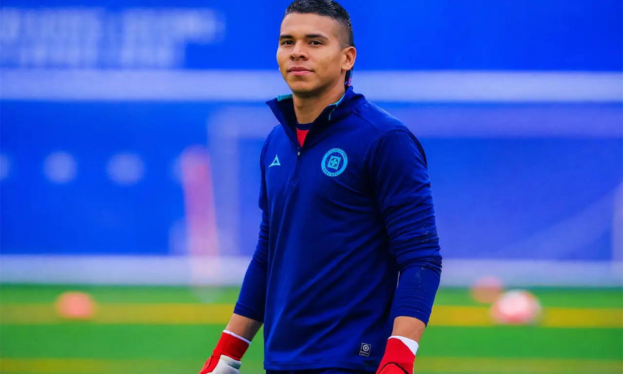  Kevin Mier volverá con Cruz Azul tras mes y medio fuera 