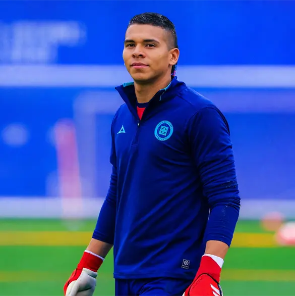 Kevin Mier volverá con Cruz Azul tras mes y medio fuera Kevin Mier volverá con Cruz Azul tras mes y medio fuera