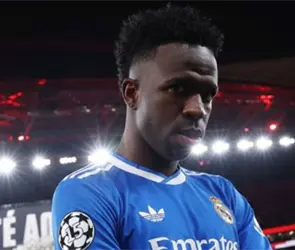 No solo Prestianni, aficionados del Benfica hacen gestos racistas a Vinicius