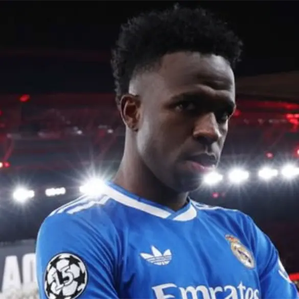 No solo Prestianni, aficionados del Benfica hacen gestos racistas a Vinicius