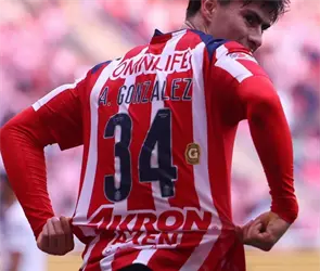 Supera a referentes: La Hormiga y sus n&uacute;meros en Chivas que impactan