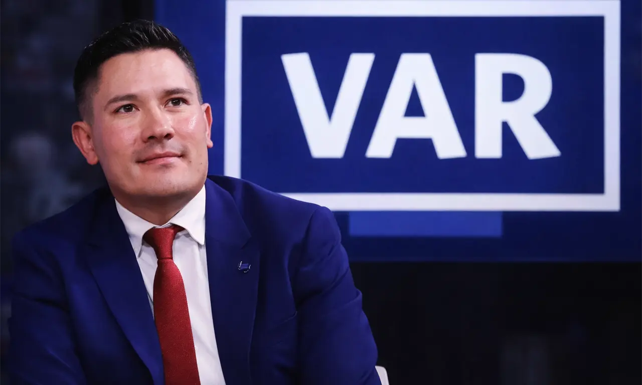  Fernando Guerrero acusa a la Comisión de manipular revisiones en el VAR. 