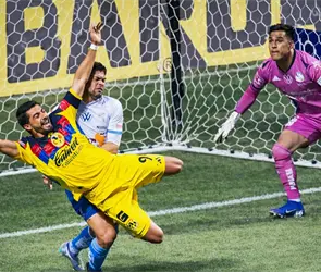 Escándalo arbitral: Katia Itzel deja pasar penal a favor del América Escándalo arbitral: Katia Itzel deja pasar penal a favor del América