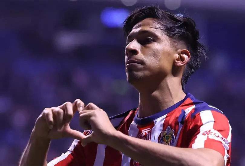 Ángel Sepúlveda marcó de cabeza el empate ante Cruz Azul y, fiel a la ´ley del ex´, no celebró su gol frente a los celestes. Ángel Sepúlveda marcó de cabeza el empate ante Cruz Azul y, fiel a la ´ley del ex´, no celebró su gol frente a los celestes.