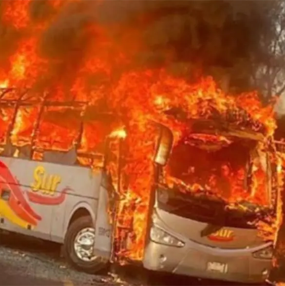 Bloqueos en Jalisco y 5 estados m&aacute;s tras operativo de "El Mencho"