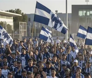 La afici&oacute;n se manifest&oacute; en El Barrial y Canales da la cara por Rayados