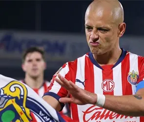 VIDEO: Chicharito Hern&aacute;ndez desprecia a Chivas y arden redes sociales