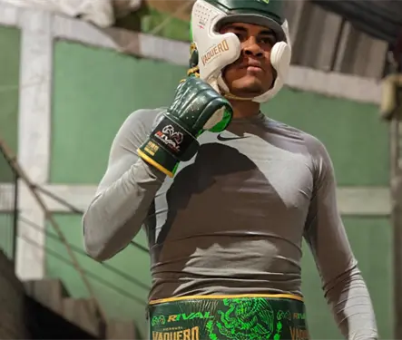 Navarrete vence por TKO y se consagra campe&oacute;n mundial superpluma en Arizona