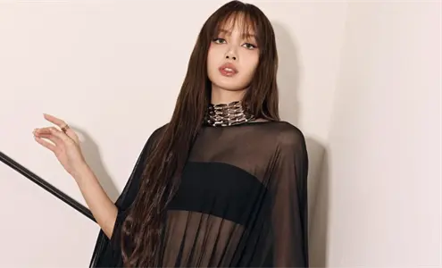 Lisa de BLACKPINK visit&oacute; a Punch, el mono viral