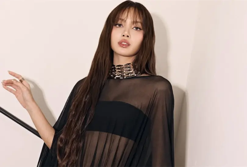 Lisa, integrante de BLACKPINK, visit&oacute; a Punch, el mono que se volvi&oacute; viral.
