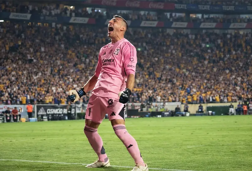 Nahuel Guzmán protagonizó una nueva polémica tras la victoria de Tigres ante Rayados al burlarse de la afición de Monterrey al finalizar el Clásico Regio. Nahuel Guzmán protagonizó una nueva polémica tras la victoria de Tigres ante Rayados al burlarse de la afición de Monterrey al finalizar el Clásico Regio.