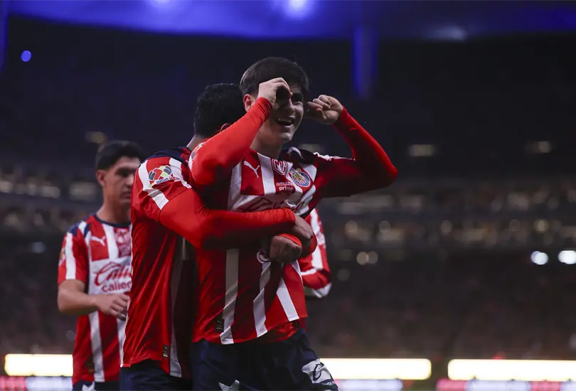 La "Hormiga" González se roba reflectores en Guadalajara; clubes como Dortmund y Barcelona lo tienen en la mira. La "Hormiga" González se roba reflectores en Guadalajara; clubes como Dortmund y Barcelona lo tienen en la mira.