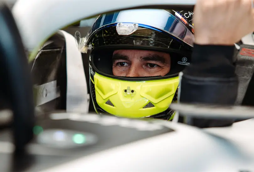 Checo Pérez terminó 16º en Australia tras un choque con Lawson; Cadillac debutó sin puntos en F1. Checo Pérez terminó 16º en Australia tras un choque con Lawson; Cadillac debutó sin puntos en F1.