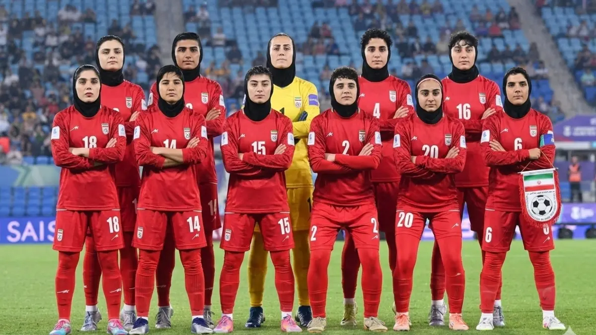  Las jugadoras de Irán esperan por volver a casa 