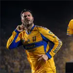 La camiseta de Gignac que se subasta en m&aacute;s de 100 mil pesos
