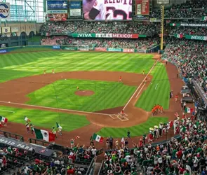 VIDEO: Mexicano protagoniza pelea tras el Cl&aacute;sico Mundial de B&eacute;isbol