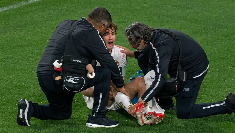 Lo que se sabe de la preocupante lesi&oacute;n de rodilla de Marcel Ruiz