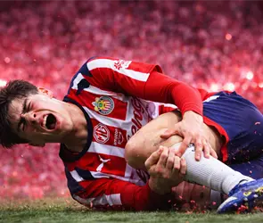 Jugador de Santos admite que buscar&aacute;n frenar a Chivas "con faltas"