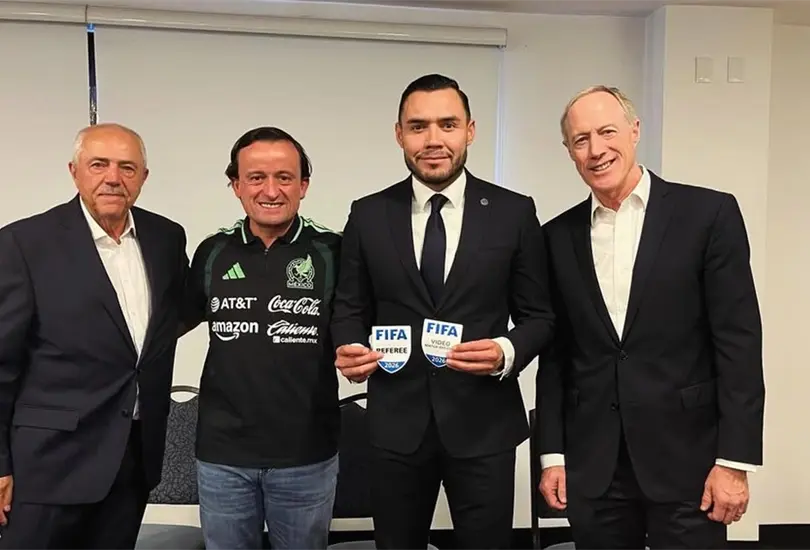 Marco Antonio "Gato" Ortiz recibi&oacute; el gafete FIFA 2026 y respondi&oacute; a cr&iacute;ticas con una cita de Churchill.