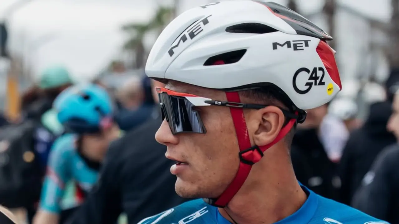  El ciclista mexicano Isaac del Toro se impuso en la etapa 6 de la Tirreno-Adriático 2026 y continúa como líder de la clasificación general. 