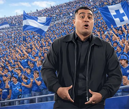 Efra&iacute;n Ju&aacute;rez desata pol&eacute;mica con gesto a la tribuna