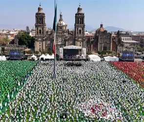 CDMX rompe R&eacute;cord Guinness con la clase de futbol m&aacute;s grande del mundo