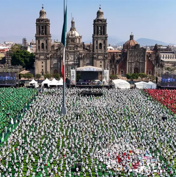 CDMX rompe Récord Guinness con la clase de futbol más grande del mundo CDMX rompe Récord Guinness con la clase de futbol más grande del mundo