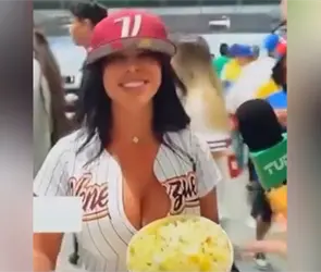 &iexcl;Las im&aacute;genes que todos buscan! Ella es Leidys Ortiz, la fan de Venezuela