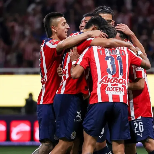 M&aacute;s l&iacute;deres que nunca, todo lo que dej&oacute; el triunfo de Chivas vs Le&oacute;n