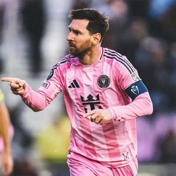 Llega a 900 goles: Messi hace m&aacute;s grande su legado