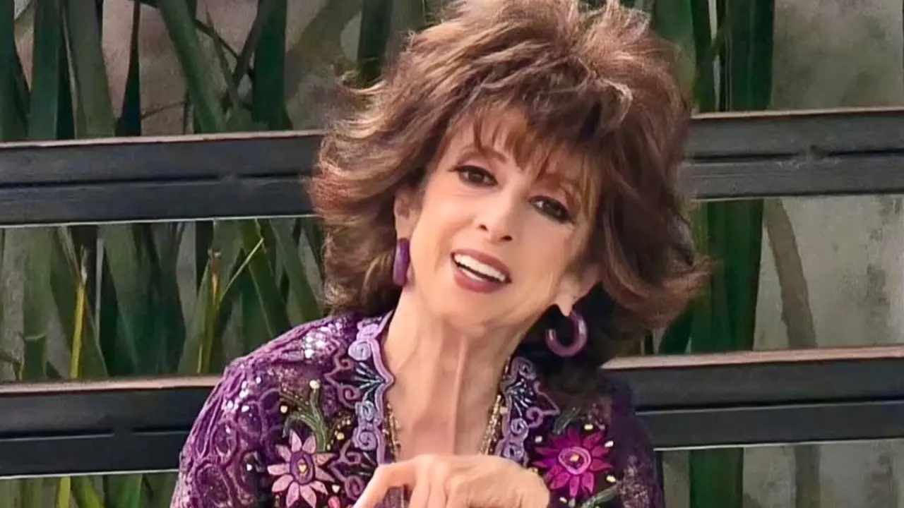  María Elena Saldaña 