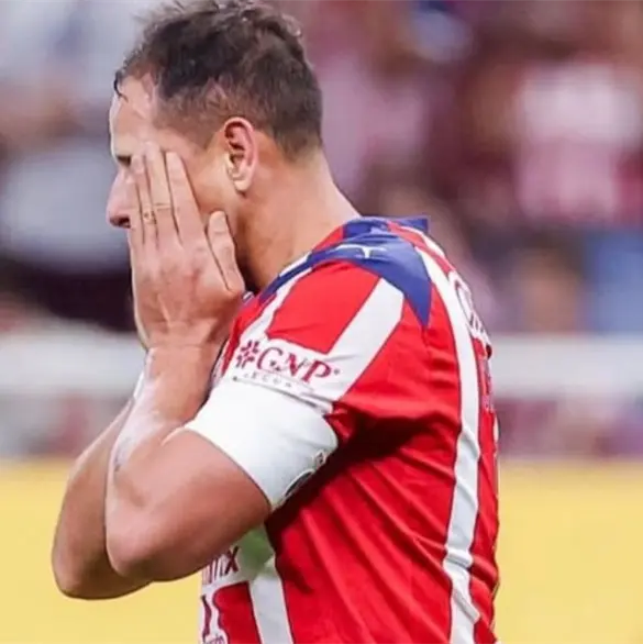 VIDEO: Chicharito Hernández llora al explicar su fallo con Chivas VIDEO: Chicharito Hernández llora al explicar su fallo con Chivas