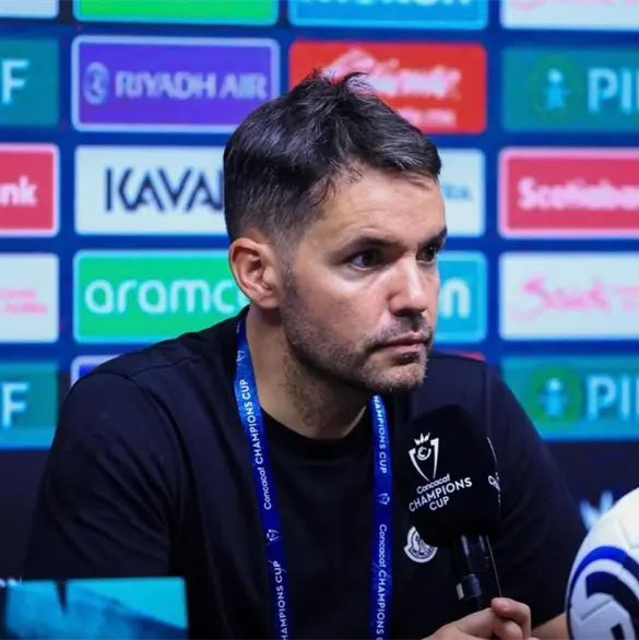 Pol&eacute;mico, el cruce de Larcam&oacute;n con la abanderada tras empate de Cruz Azul