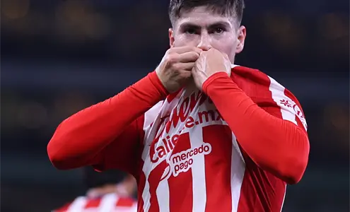 La Hormiga González supera récord de Chicharito en Chivas La Hormiga González supera récord de Chicharito en Chivas