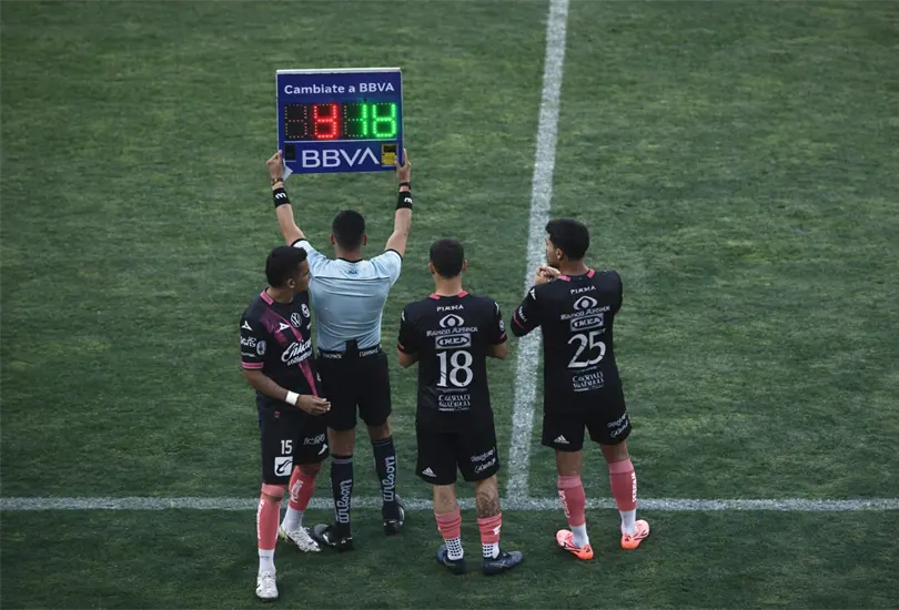 La sanci&oacute;n que podr&iacute;a sufrir Guerra por empujar al cuarto &aacute;rbitro