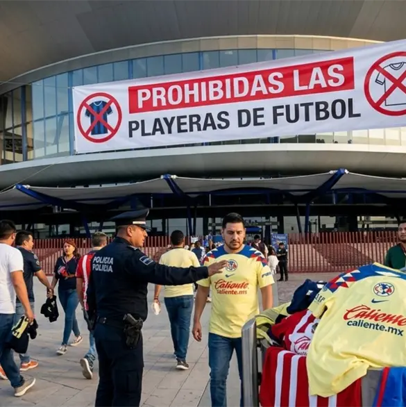 Proh&iacute;ben playeras de futbol en concierto de Los Fabulosos Cadillacs