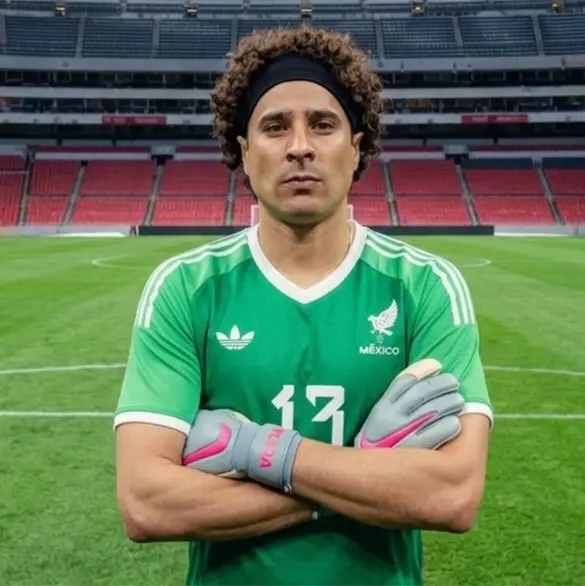 Estadio Azteca se adelanta y pone a Guillermo Ochoa como titular